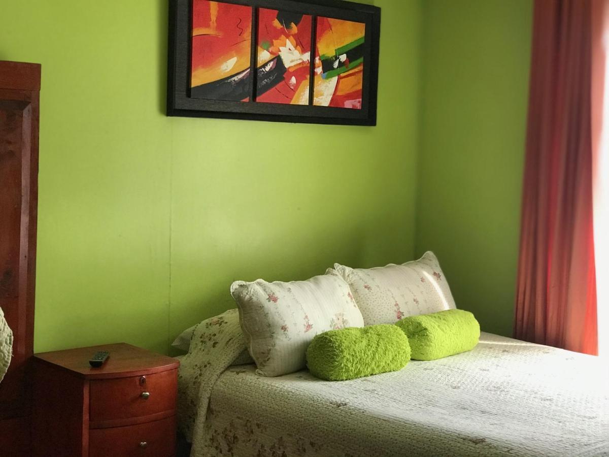 Hostal Benavente Пуерто Монт Екстериор снимка